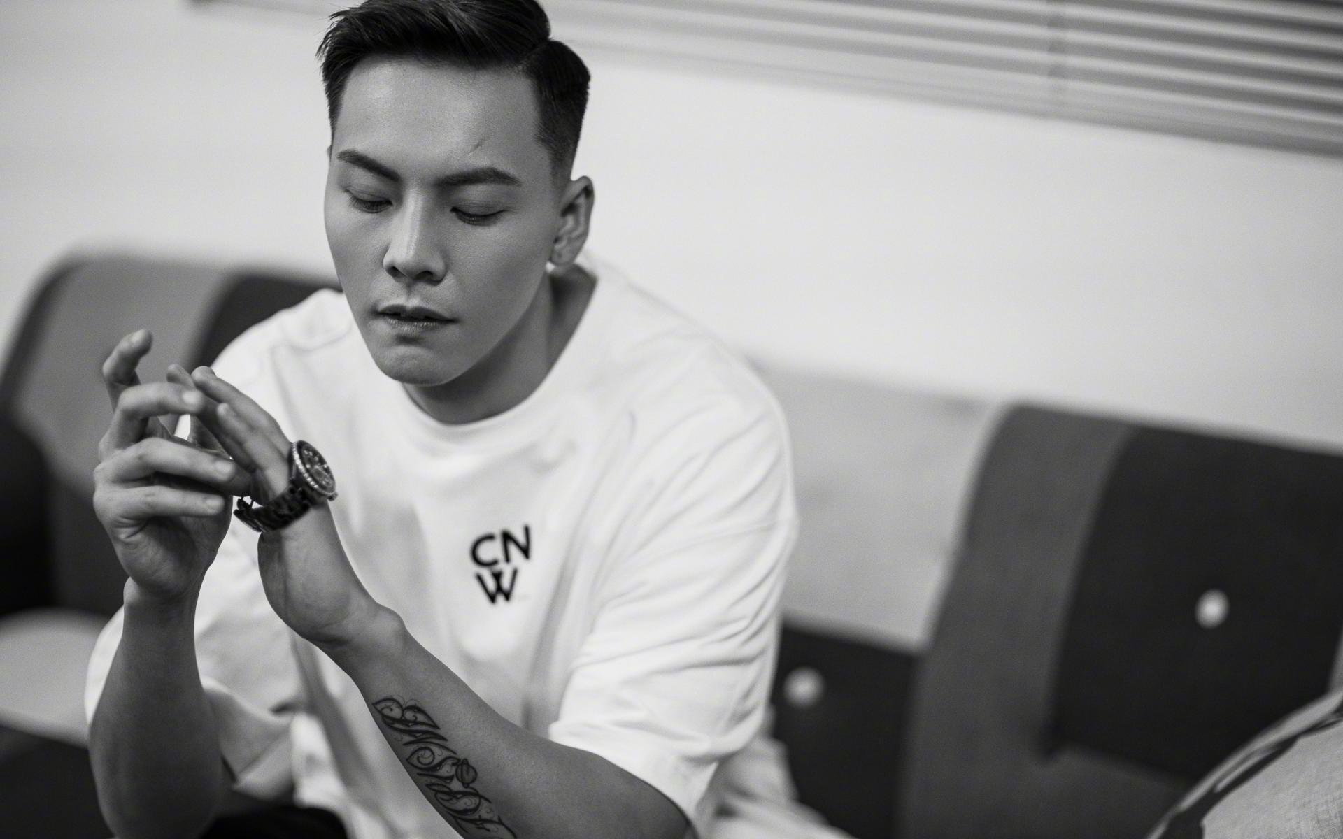 九游游戏中心-破纪录时刻：打破历史纪录的超级比赛，破纪录啦图片