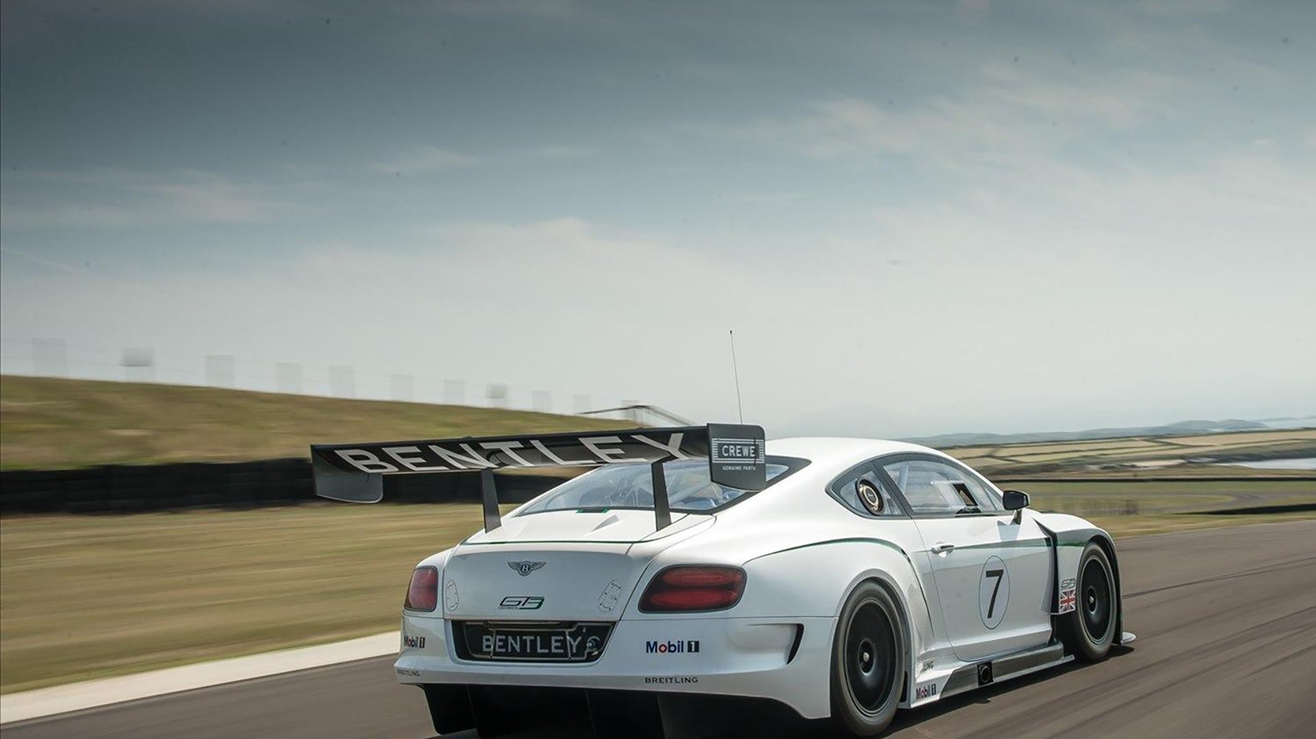 维达德卡萨布兰卡签约新守门员,加强后防实力,达维德卡拉布里亚