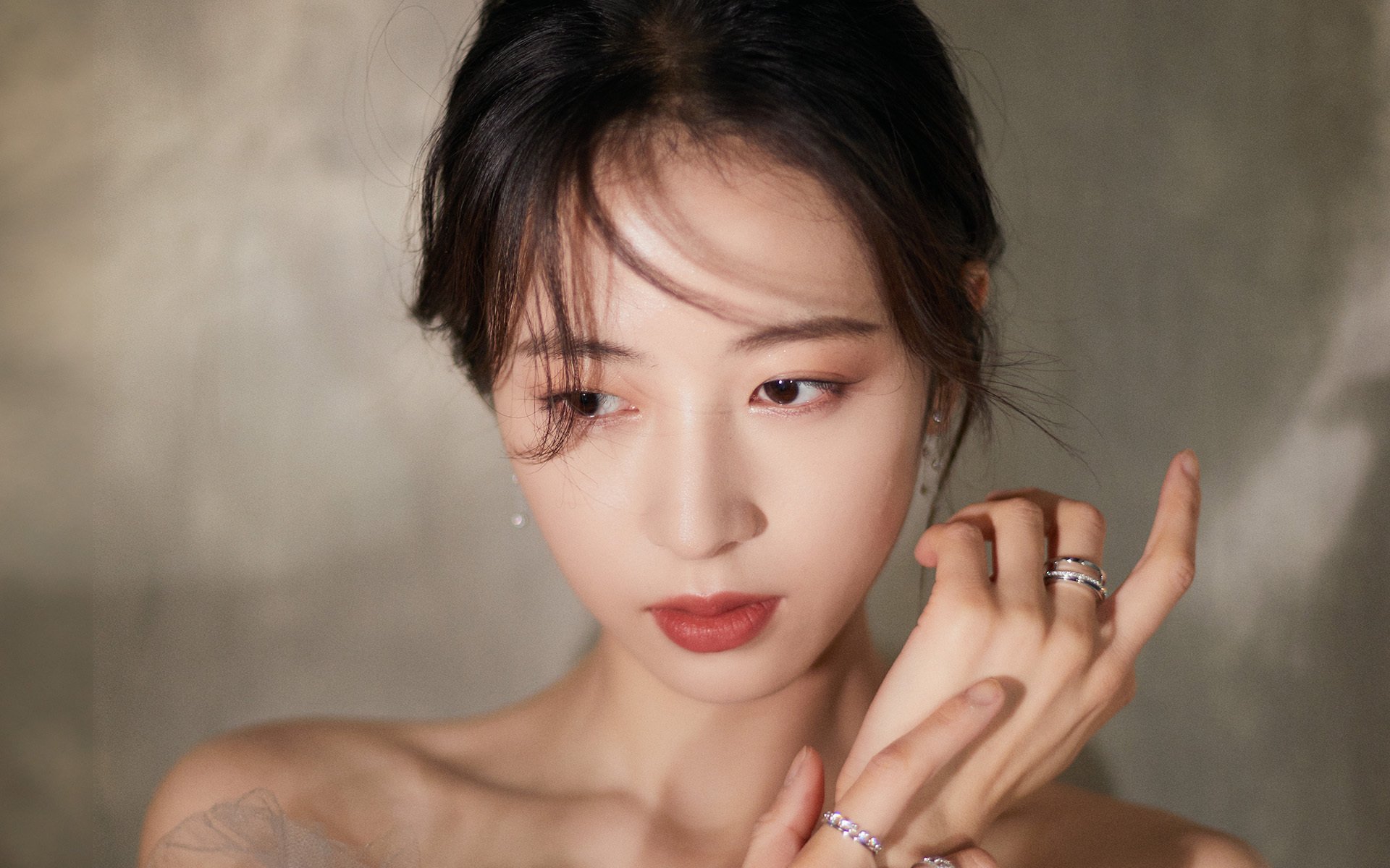 球场外的战斗：比赛背后的战术较量分析，球场战术板图片