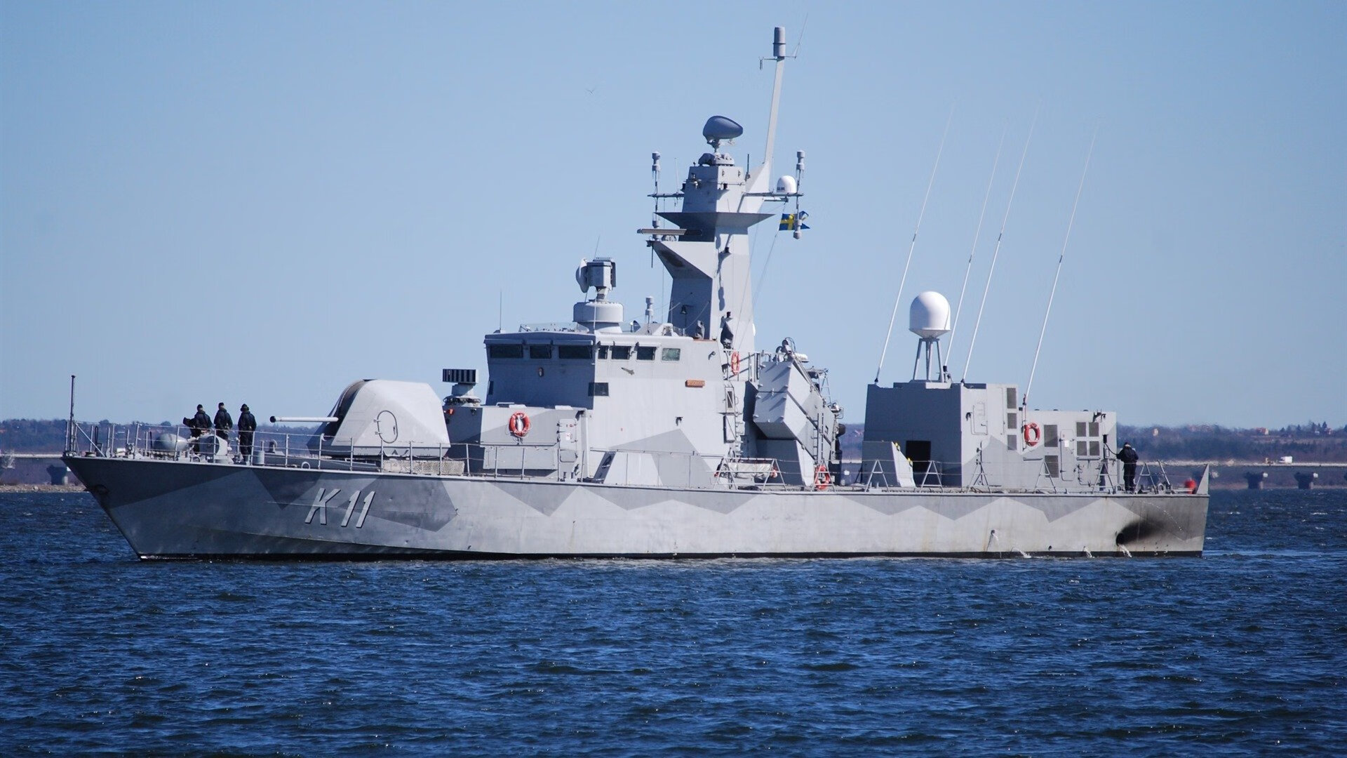 西班牙男队仰泳划频表现突出,西班牙游泳选手要全场默哀