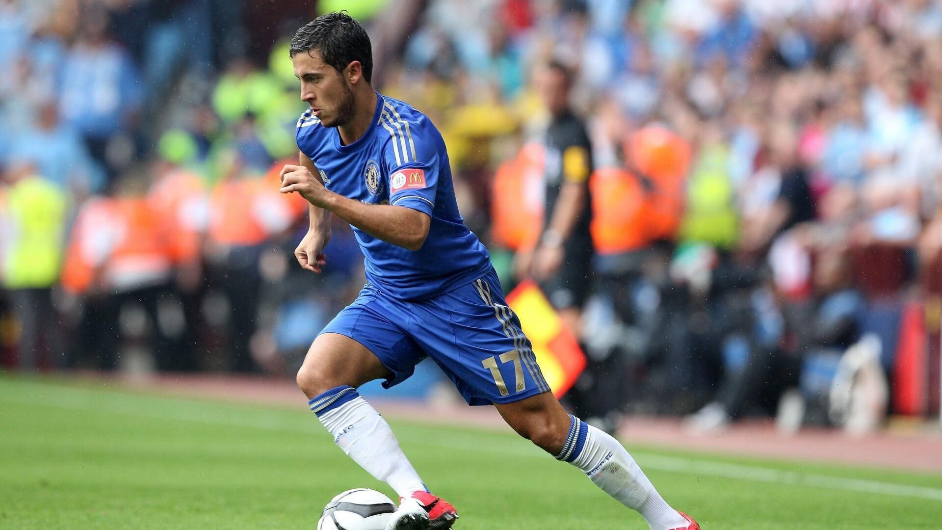 中国足球裁判员队伍规模持续扩大，专业化水平显著提高，中国足球裁判员工资多少